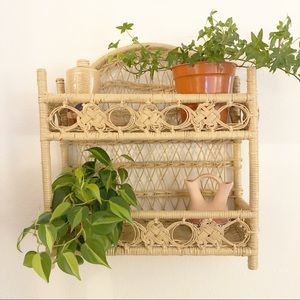 Wicker shelf
